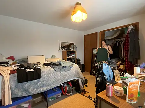 Snapshot of MissSwitch chatting on 01/19/25, 09:45 MissSwitch online show from 01/19/25, 09:45