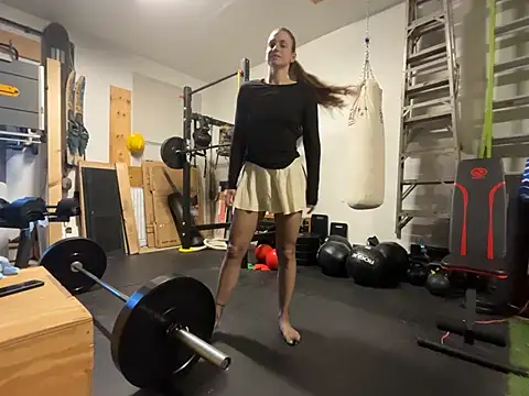 Snapshot of MissSwitch chatting on 02/04/25, 01:16 MissSwitch online show from 02/04/25, 01:16