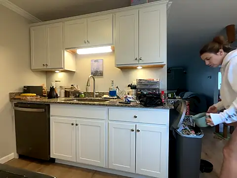 Snapshot of MissSwitch chatting on 12/04/25, 02:37 MissSwitch online show from 12/04/25, 02:37