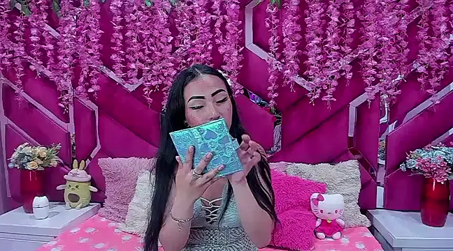 Snapshot of nathalia_pink chatting on 01/07/25, 08:31 nathalia pink online show from 01/07/25, 08:31
