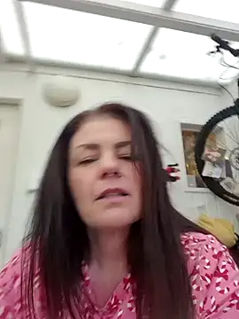 Snapshot of 420Curvybabe chatting on 12/21/24, 02:58 420Curvybabe online show from 12/21/24, 02:58