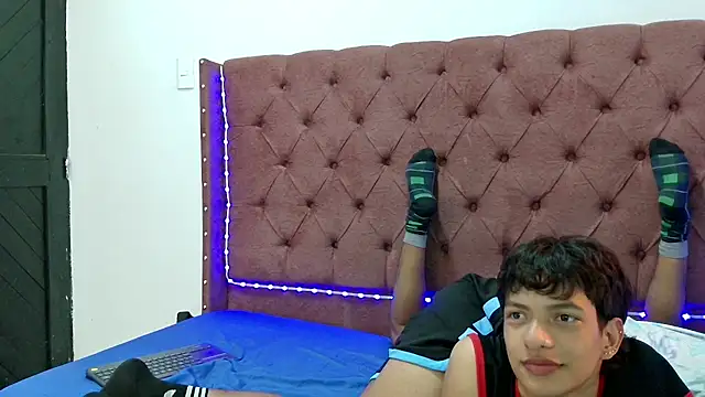 Snapshot of boys_yourparty chatting on 01/30/25, 01:42 boys yourparty online show from 01/30/25, 01:42