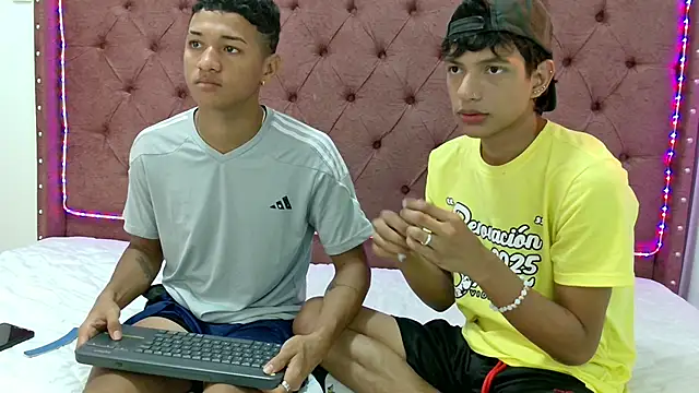 Snapshot of boys_yourparty chatting on 02/05/25, 01:33 boys yourparty online show from 02/05/25, 01:33