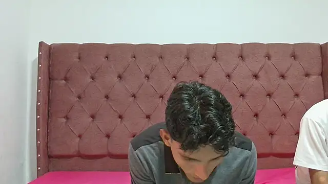 Snapshot of boys_yourparty chatting on 03/04/25, 01:17 boys yourparty online show from 03/04/25, 01:17