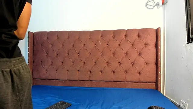 Snapshot of boys_yourparty chatting on 12/16/25, 01:05 boys yourparty online show from 12/16/25, 01:05