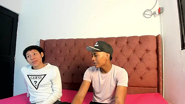 Snapshot of boys_yourparty chatting on 12/21/25, 12:12 boys yourparty online show from 12/21/25, 12:12