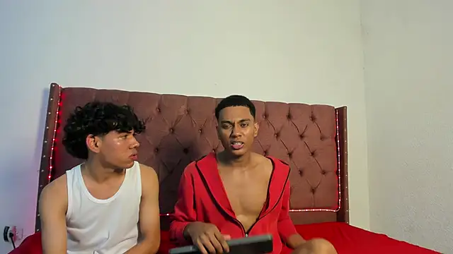 Snapshot of boys_yourparty chatting on 01/13/26, 01:11 boys yourparty online show from 01/13/26, 01:11