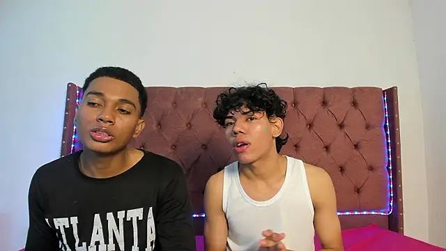 Snapshot of boys_yourparty chatting on 01/15/26, 01:10 boys yourparty online show from 01/15/26, 01:10