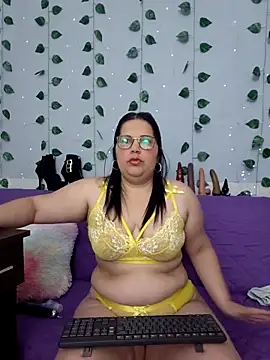 kiara scottt online show from 02/11/26, 08:30