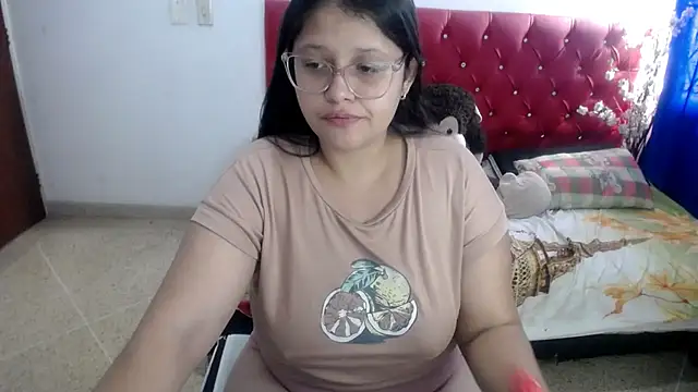 Snapshot of angel_barbie_1 chatting on 05/25/26, 02:45 angel barbie 1 online show from 05/25/26, 02:45