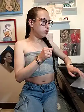 Snapshot of milena_23x chatting on 12/31/24, 03:55 milena 23x online show from 12/31/24, 03:55