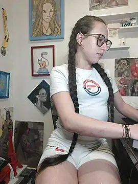 Snapshot of milena_23x chatting on 02/14/25, 03:11 milena 23x online show from 02/14/25, 03:11