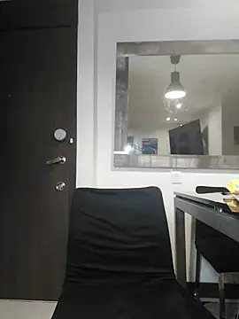 Snapshot of milena_23x chatting on 03/23/25, 06:37 milena 23x online show from 03/23/25, 06:37