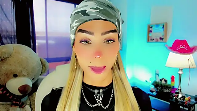 Snapshot of dollswit01 chatting on 01/25/25, 07:39 dollswit01 online show from 01/25/25, 07:39