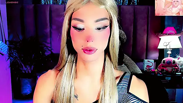 Snapshot of dollswit01 chatting on 11/02/25, 05:48 dollswit01 online show from 11/02/25, 05:48