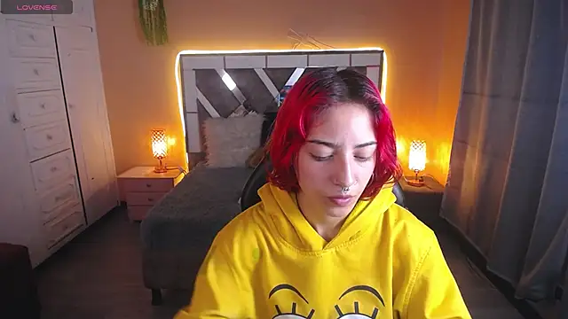 Snapshot of Scarllett_BDSM chatting on 12/03/24, 04:36 Scarllett BDSM online show from 12/03/24, 04:36