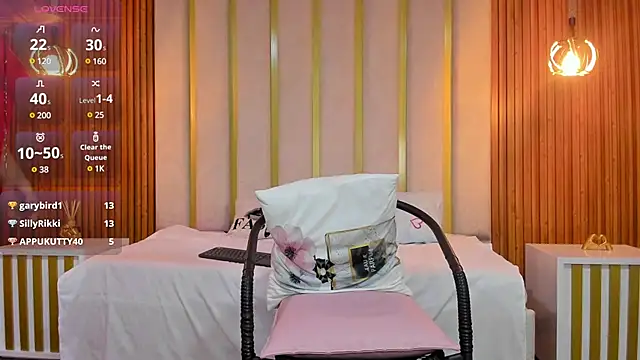 Snapshot of love_mommy chatting on 01/26/25, 12:48 love mommy online show from 01/26/25, 12:48