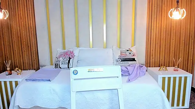 Snapshot of love_mommy chatting on 03/12/25, 04:41 love mommy online show from 03/12/25, 04:41