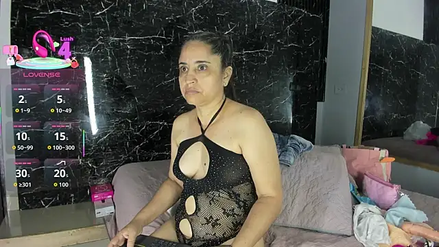 Yaya    11 online show from 12/14/25, 04:29