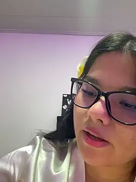 Snapshot of SophieHarris_ chatting on 05/09/26, 04:28 SophieHarris online show from 05/09/26, 04:28
