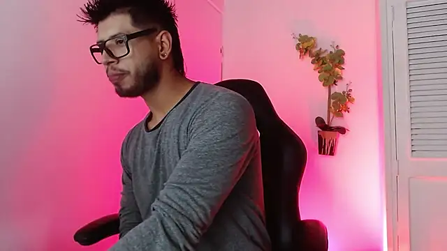 Colby brown03 online show from 10/24/25, 06:59