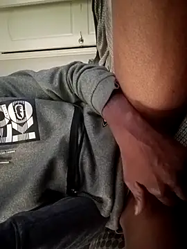 Snapshot of Txdarkmeat74 chatting on 11/19/25, 02:39 Txdarkmeat74 online show from 11/19/25, 02:39