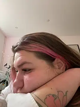 SuzieMurray online show from 10/05/25, 10:24