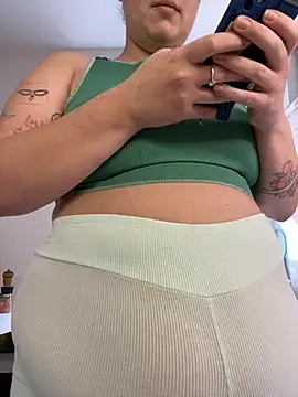 SuzieMurray online show from 10/23/25, 10:14