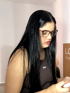 Snapshot of kimberlyhills1 chatting on 11/07/25, 08:31 kimberlyhills1 online show from 11/07/25, 08:31