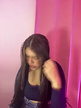 Snapshot of kimberlyhills1 chatting on 12/18/25, 08:26 kimberlyhills1 online show from 12/18/25, 08:26