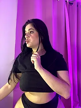 Snapshot of kimberlyhills1 chatting on 01/06/26, 05:05 kimberlyhills1 online show from 01/06/26, 05:05