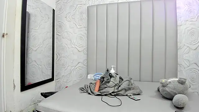 AlexaFoxy18 online show from 04/03/26, 07:06