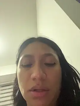 Im Little online show from 11/06/25, 01:39