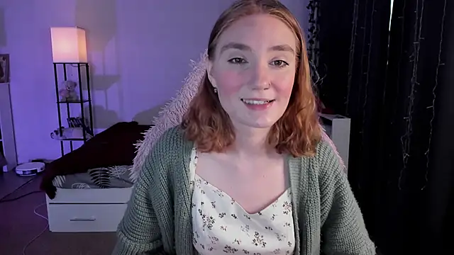 Snapshot of ReddHotPipper chatting on 11/06/25, 02:45 ReddHotPipper online show from 11/06/25, 02:45