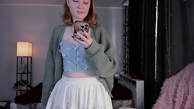 Snapshot of ReddHotPipper chatting on 11/16/25, 03:23 ReddHotPipper online show from 11/16/25, 03:23