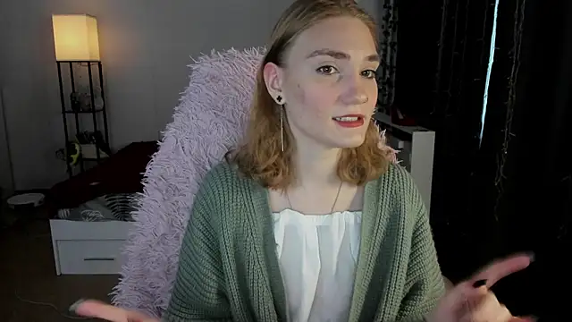 Snapshot of ReddHotPipper chatting on 11/30/25, 03:21 ReddHotPipper online show from 11/30/25, 03:21