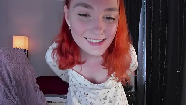 Snapshot of ReddHotPipper chatting on 12/22/25, 03:47 ReddHotPipper online show from 12/22/25, 03:47