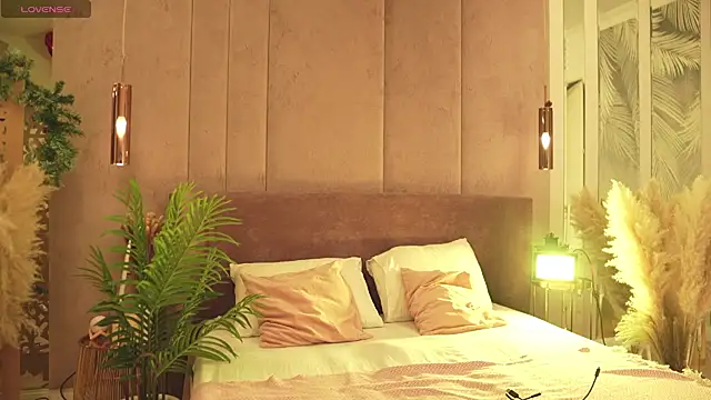 Smiley Mia online show from 03/15/26, 05:13