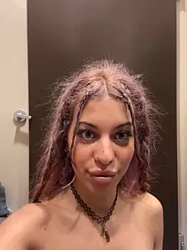 Snapshot of AlyssaHottv_ chatting on 02/03/25, 03:06 AlyssaHottv  online show from 02/03/25, 03:06