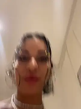 Snapshot of AlyssaHottv_ chatting on 09/25/25, 10:46 AlyssaHottv  online show from 09/25/25, 10:46