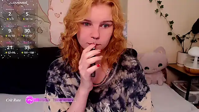 Snapshot of Moona_xx chatting on 07/18/26, 11:52 Moona xx online show from 07/18/26, 11:52