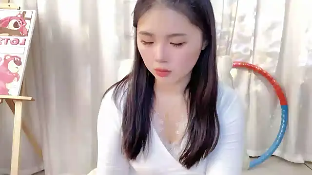 Snapshot of SU__SU chatting on 02/05/25, 06:24 SU  SU online show from 02/05/25, 06:24
