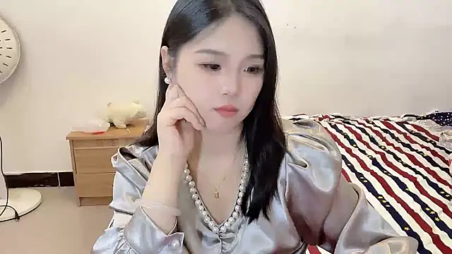Snapshot of SU__SU chatting on 09/27/25, 05:23 SU  SU online show from 09/27/25, 05:23