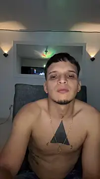 ArturoDelgado1 online show from 04/15/26, 01:23