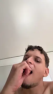 ArturoDelgado1 online show from 04/15/26, 05:42