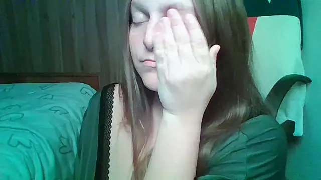 Snapshot of Evasapples chatting on 11/13/25, 09:58 Evasapples online show from 11/13/25, 09:58