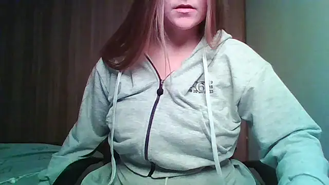 Snapshot of Evasapples chatting on 11/15/25, 02:46 Evasapples online show from 11/15/25, 02:46