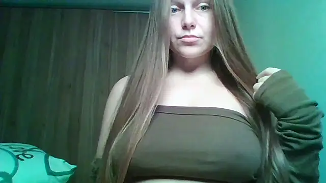 Snapshot of Evasapples chatting on 02/07/26, 02:43 Evasapples online show from 02/07/26, 02:43