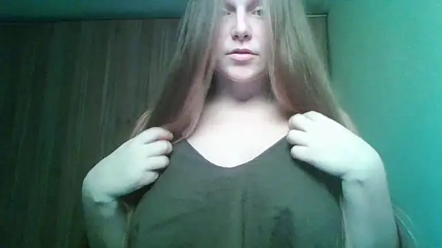 Snapshot of Evasapples chatting on 02/10/26, 06:01 Evasapples online show from 02/10/26, 06:01