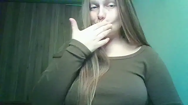 Snapshot of Evasapples chatting on 03/06/26, 08:16 Evasapples online show from 03/06/26, 08:16